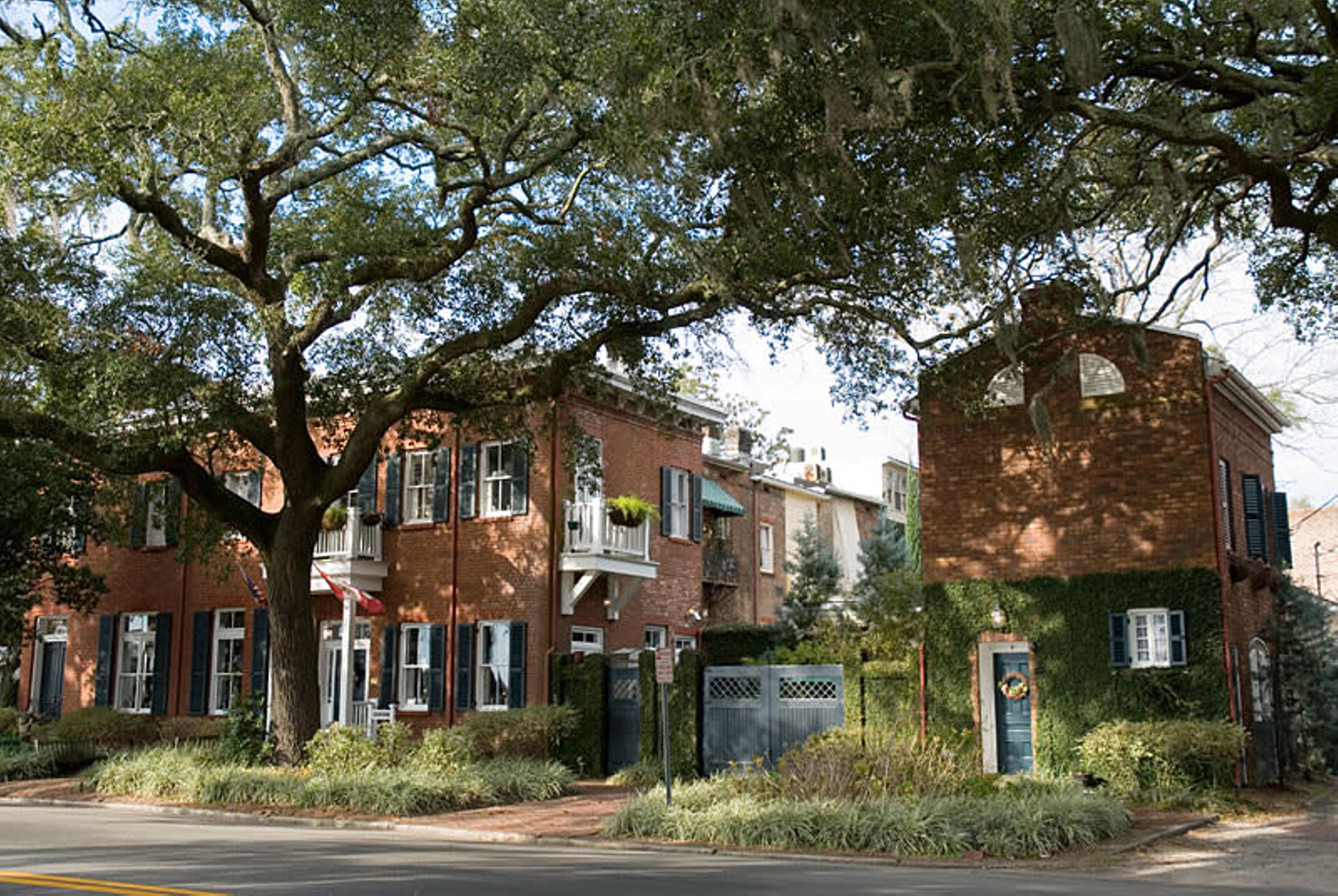 Armstrong Inns Bed and Breakfast - Carriage House