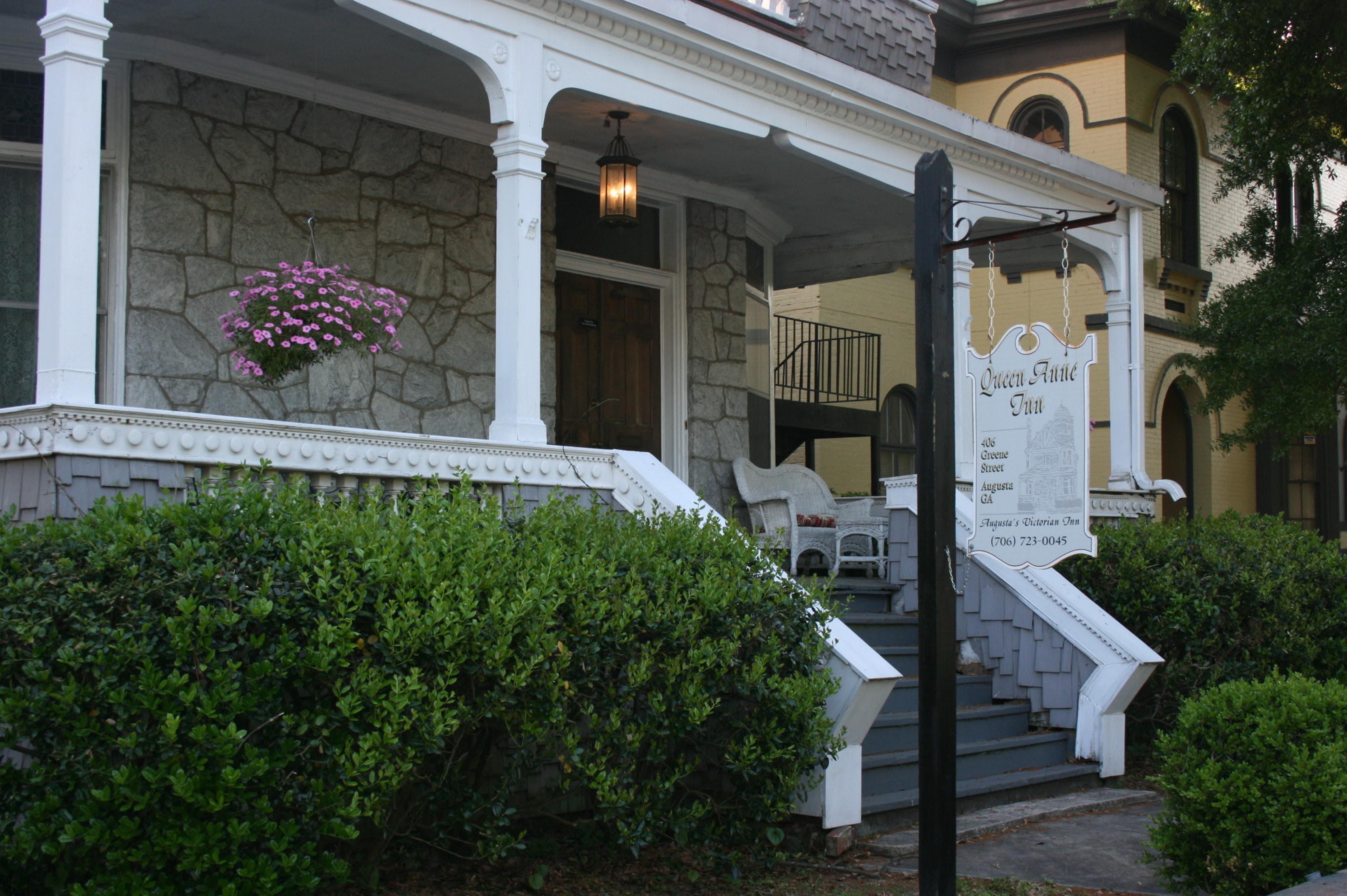 Queen Anne Inn Exterior