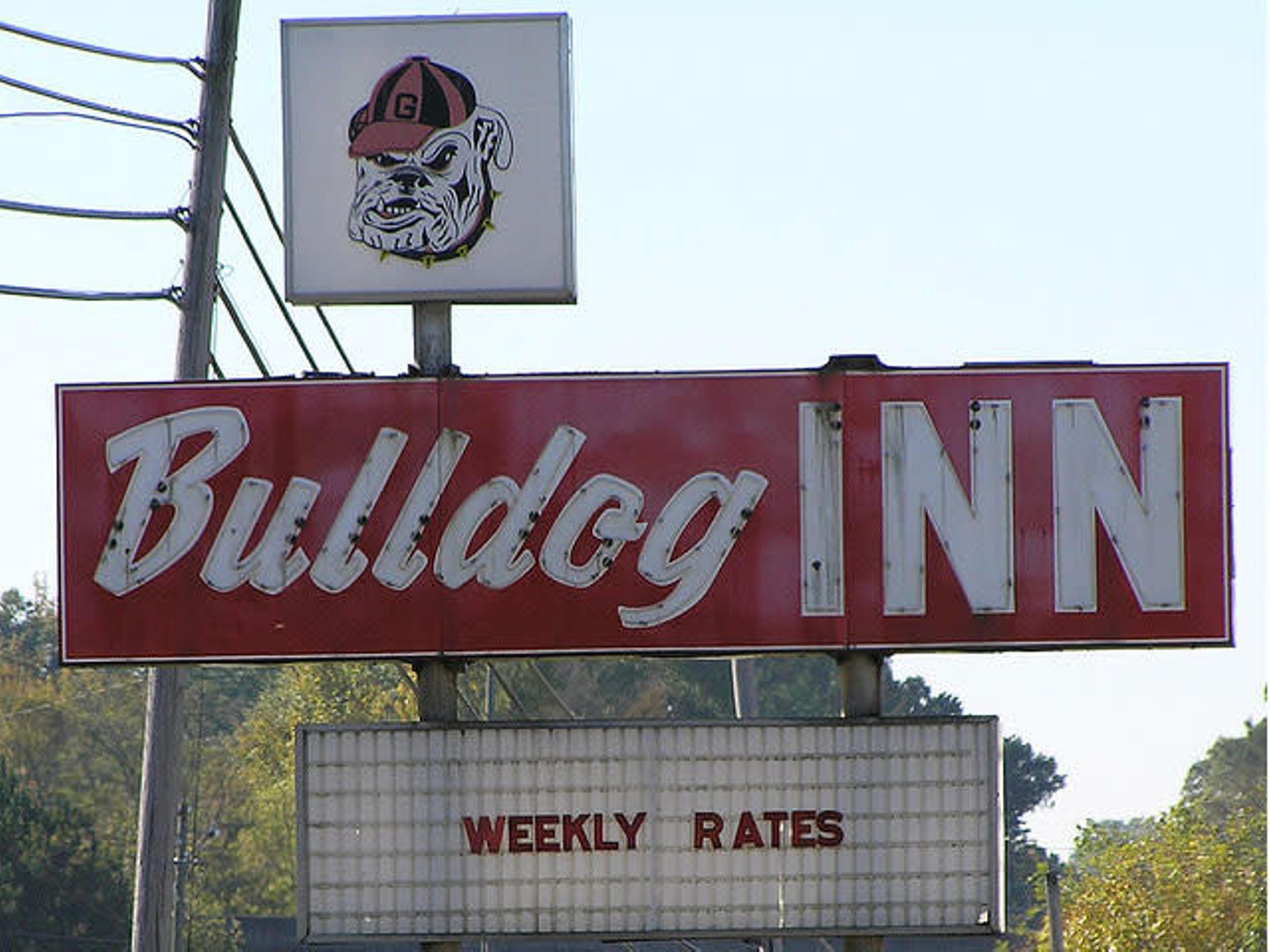 Bulldog Inn - Athens