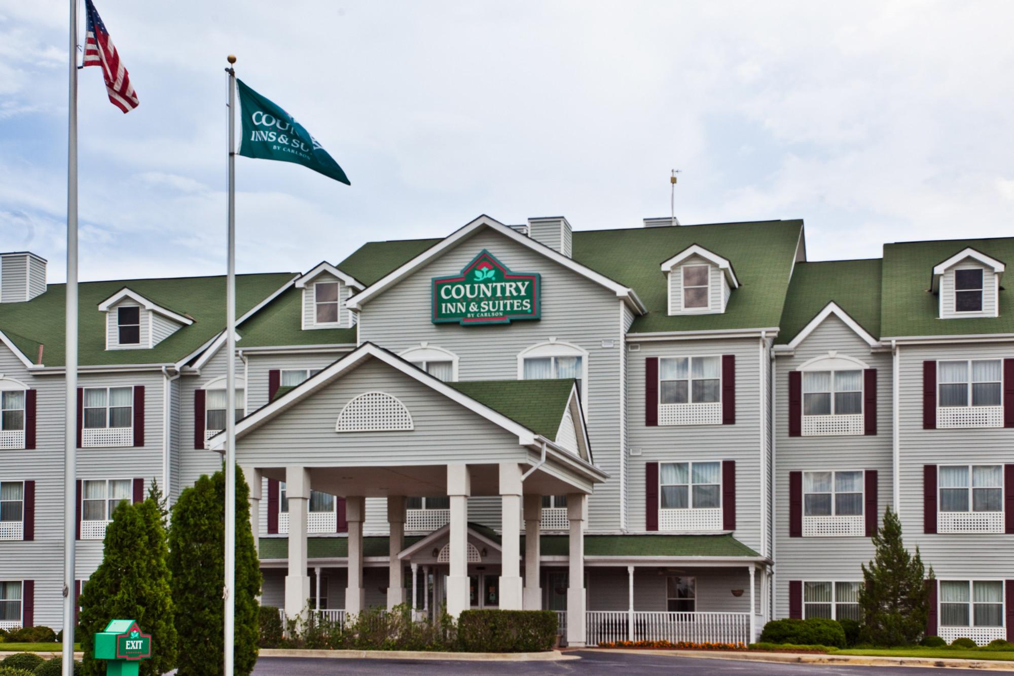 Country Inn & Suites Exterior
